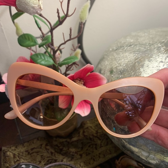 Authentic DOLCE & GABBANA 52mm Cat crystals Acetate sunglasses - Picture 12 of 12